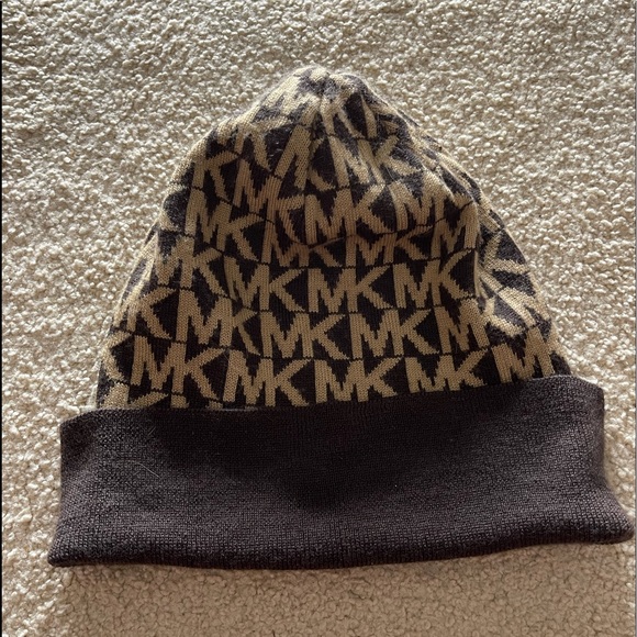 Michael Kors Fall/Winter hat - Picture 4 of 6